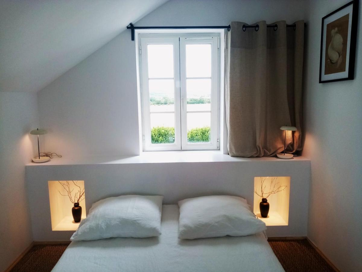 Galerie, Tumulus De La Hogue Hotel Fontenay-le-Marmion Екстериор снимка