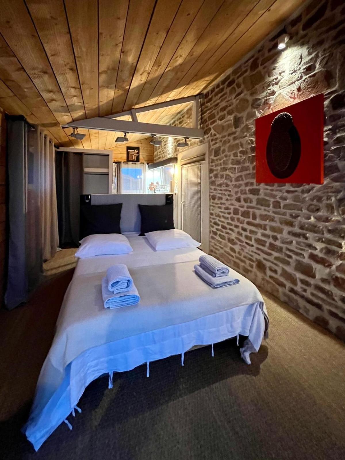 Galerie, Tumulus De La Hogue Hotel Fontenay-le-Marmion Екстериор снимка